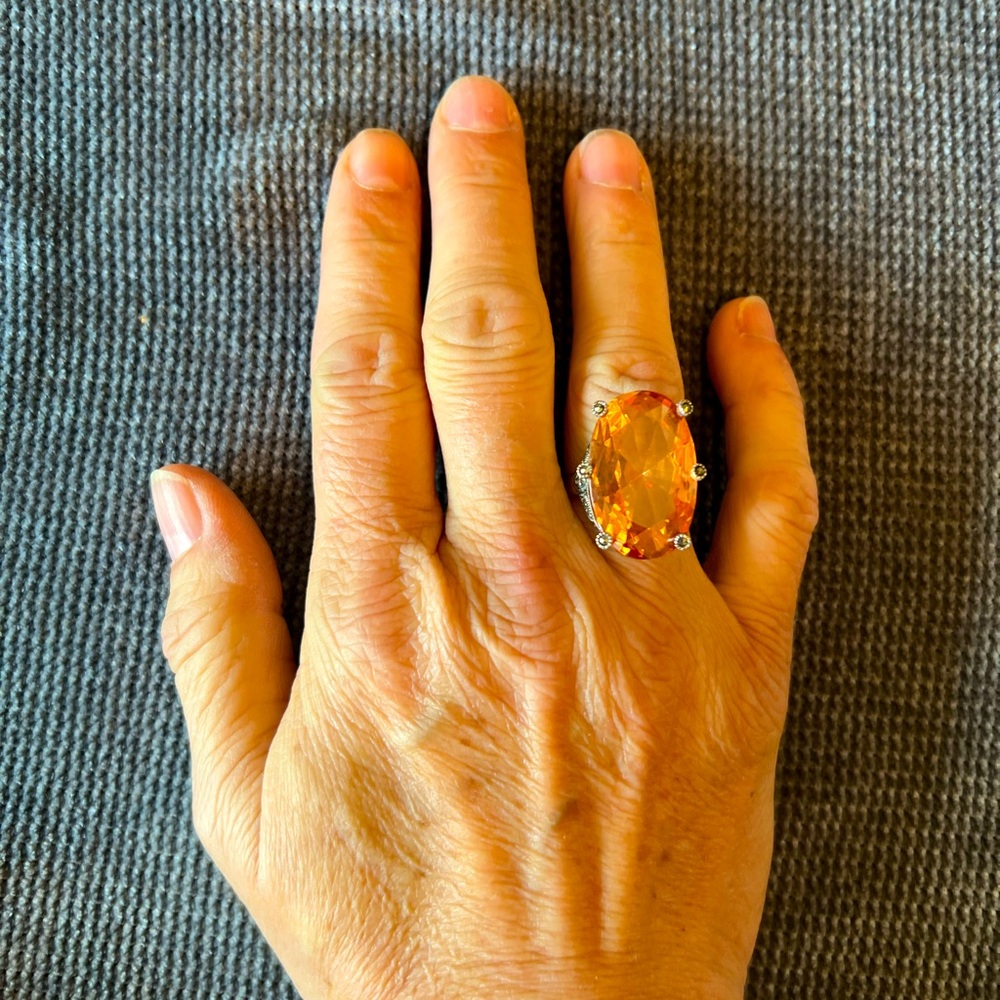 Size 9.5 ring with gorgeous stone